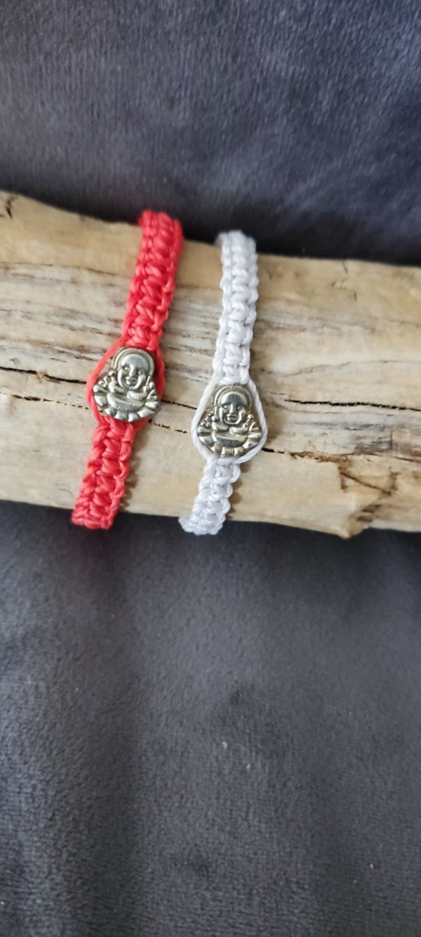 Pulsera bellisima con un buda en el centro - Imagen 2