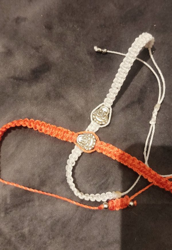Pulsera bellisima con un buda en el centro - Imagen 3
