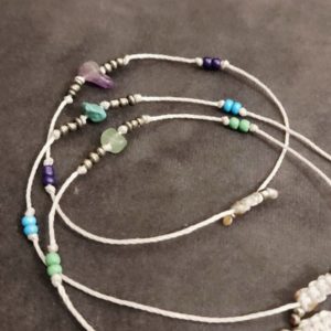 Pack de tres pulseras con piedras preciosas